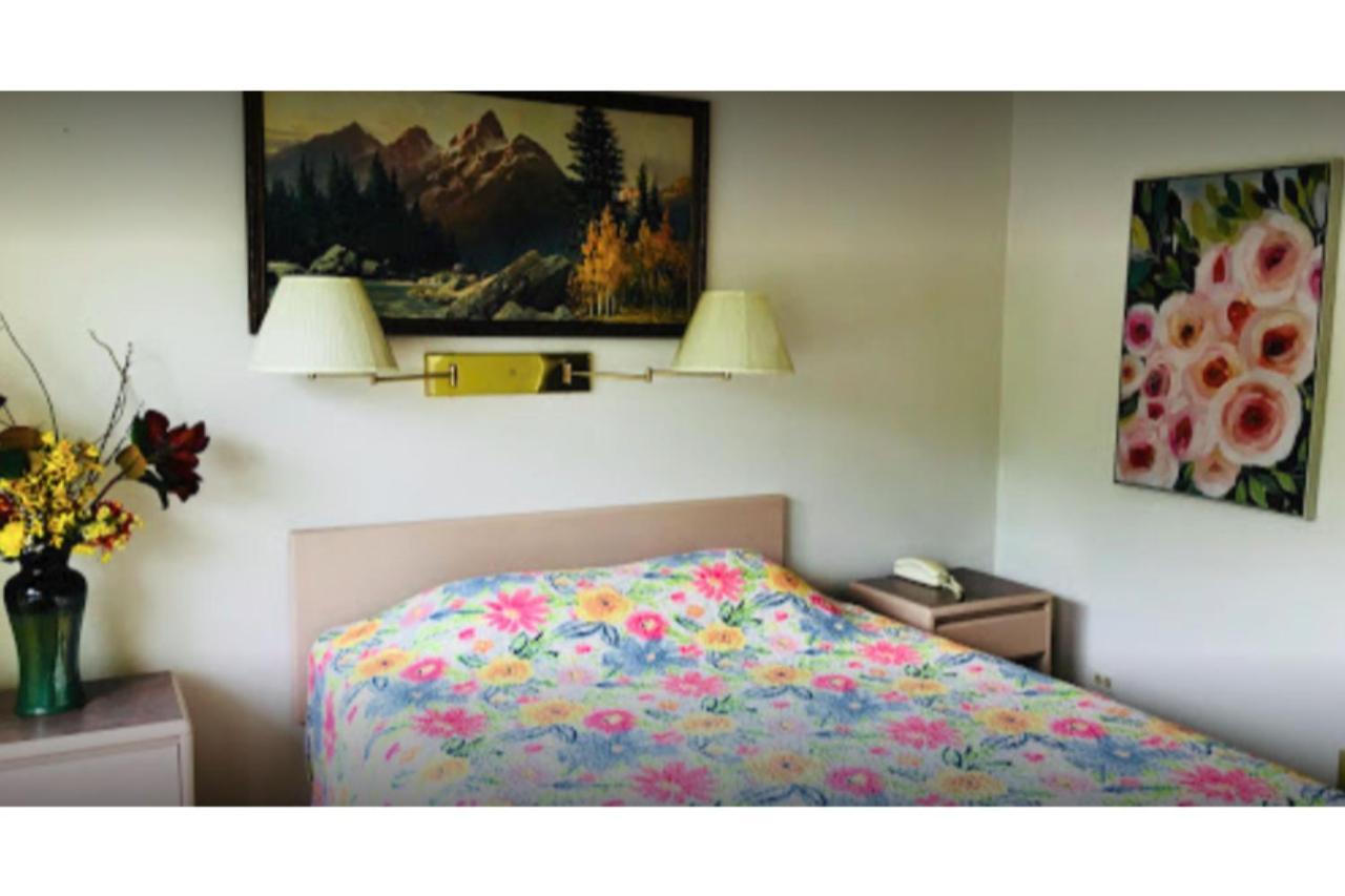 Hotel Penticton Granada Inn Zewnętrze zdjęcie